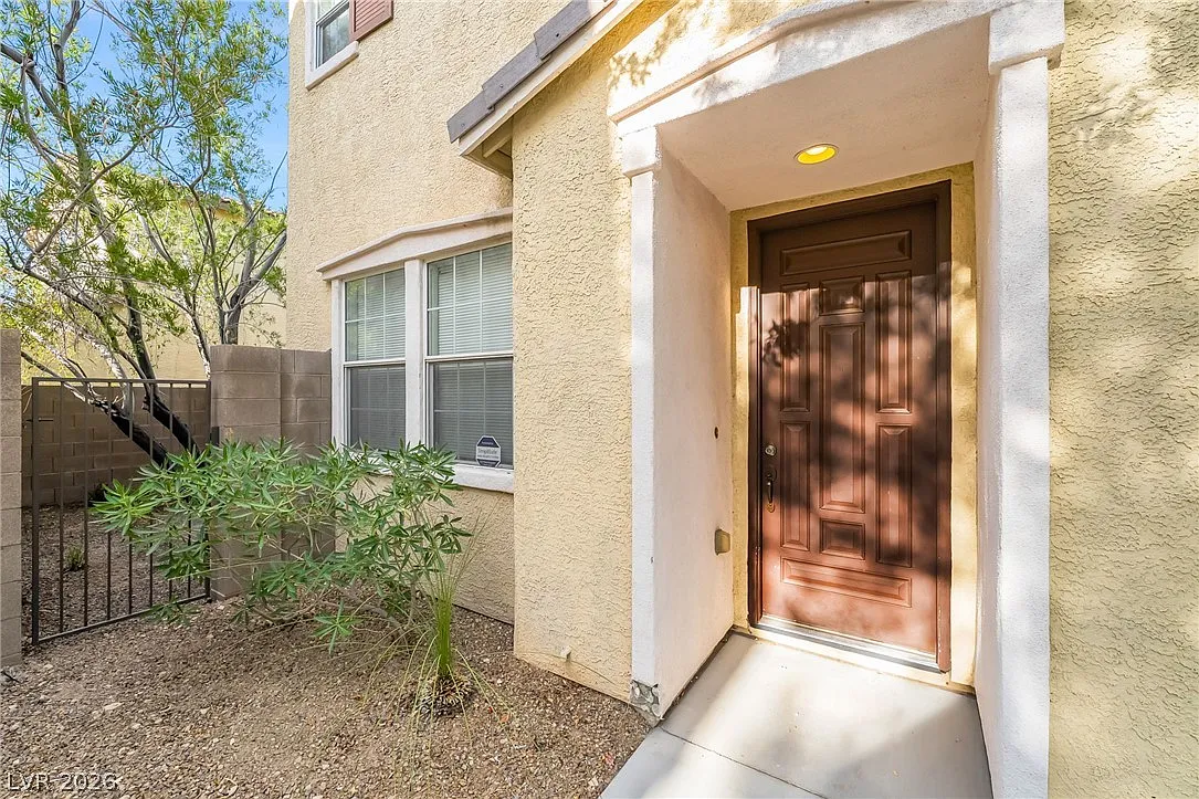 2 bed, 2.5 bath, 1373 sqft, $1,850 — Photo 3