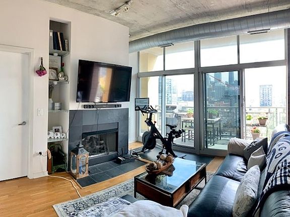 3rd image of 700 N Larrabee St APT 1207