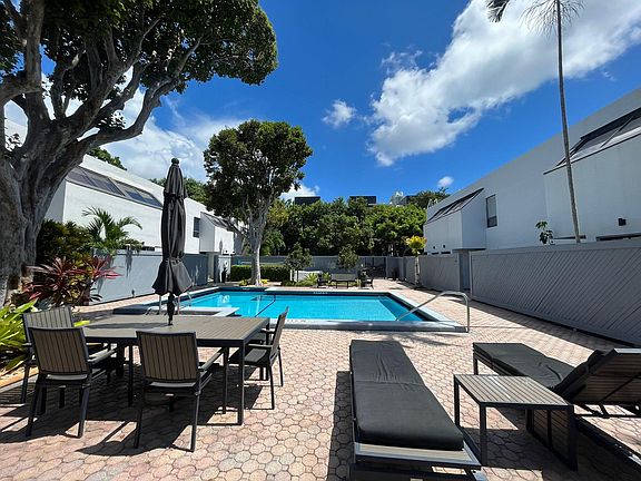 5th image of 2180 Brickell Ave #1B
