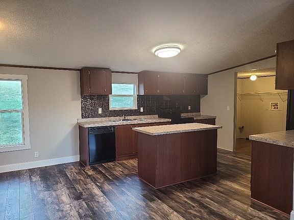 4th image of 707 Anderson Ave