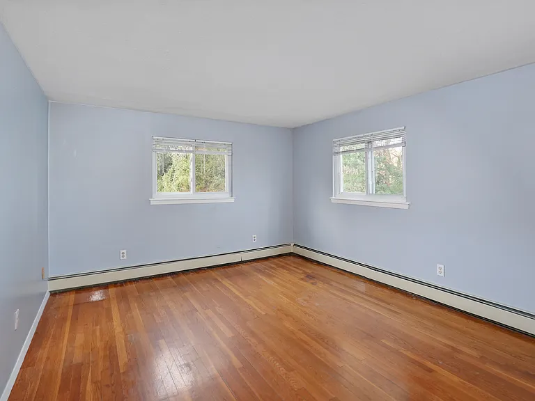 11 Brookwood Ln #24 — Photo 4