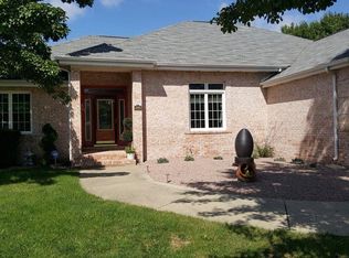 3821 Greenfield Dr, Springfield, IL 62704