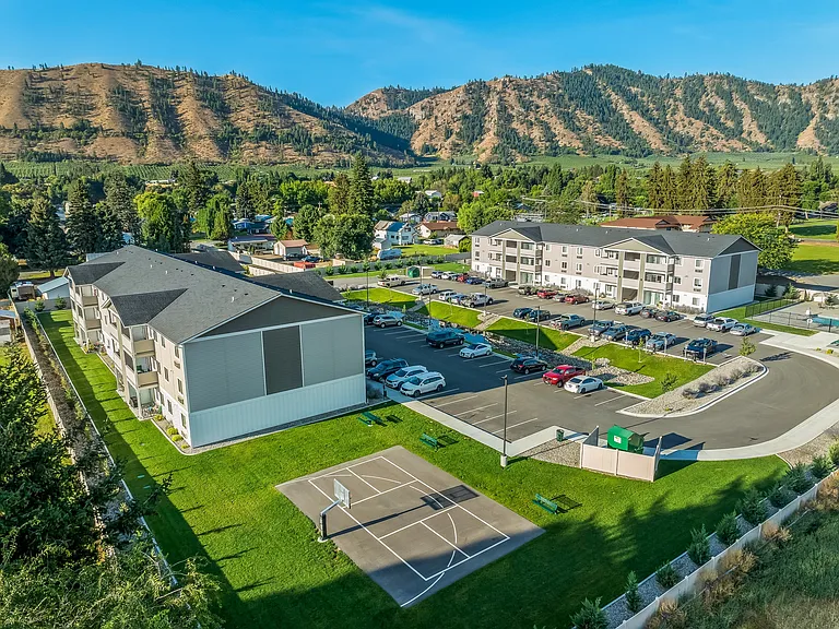 Pioneer Apartments — Photo 24