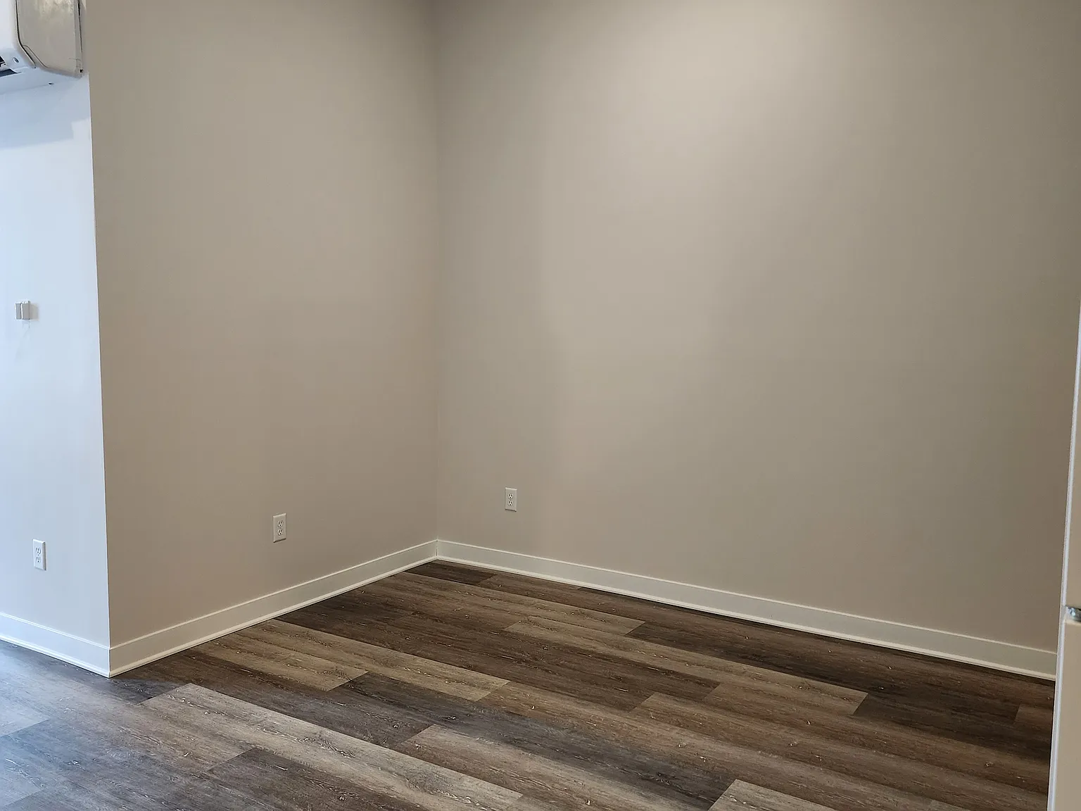 1896 Building — Photo 3