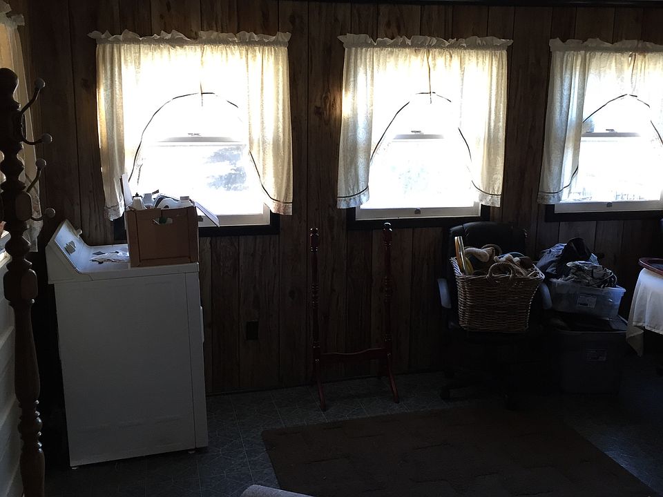 Den/bonus room