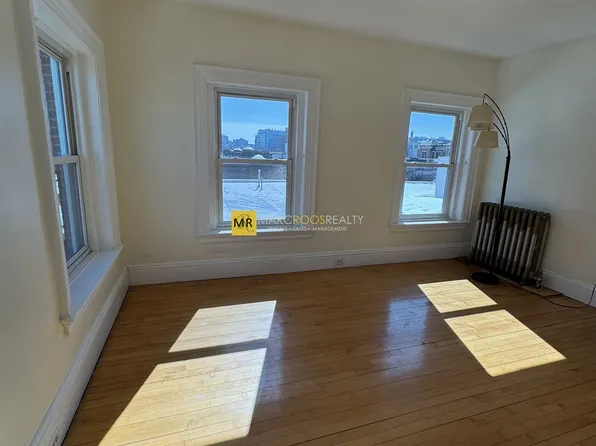 465 Park Dr APT 20, Boston, MA 02215