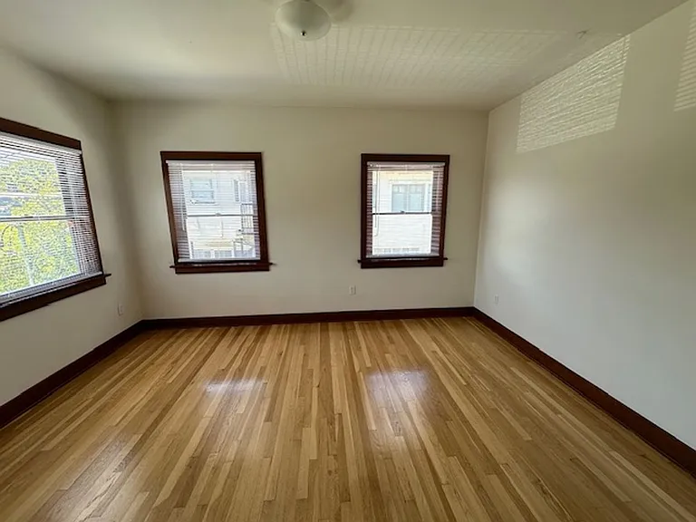 1409 Lyndon St — Photo 7