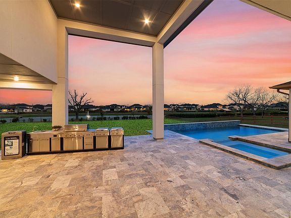 3rd image of 29627 Circle S Ranch Trl