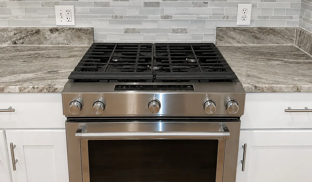 2 bed, 900 sqft, $2,347 — Photo 4