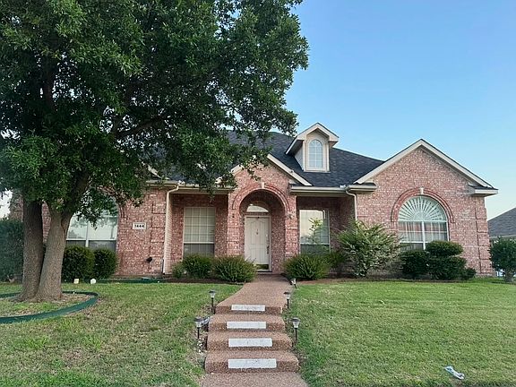 5th image of 1444 Yosemite Dr