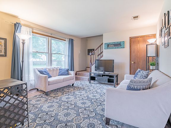 3rd image of 629 Shaw Ct #629