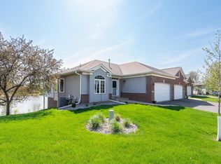 15157 Crestone Cir, Rosemount, MN 55068