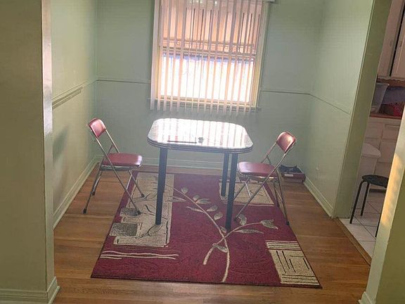 3rd image of 1834 Vineburn Ave