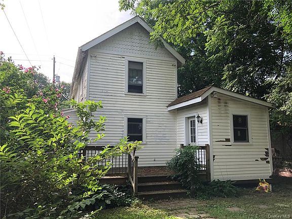 3rd image of 37 Railroad Ave