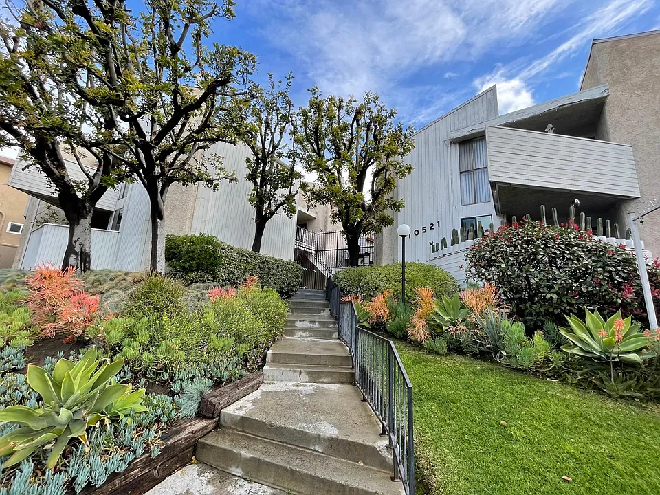 10521 National Blvd #113