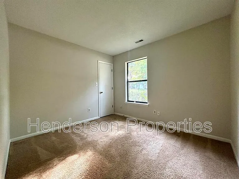 7314 Meadowland Dr — Photo 11