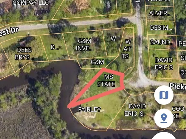 8725 Pickering Forest Dr, Ocean Springs, MS 39564