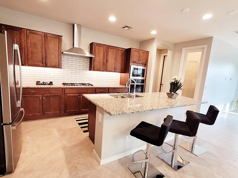 16037 W Alameda Rd — Photo 2