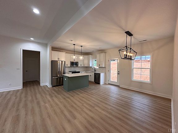 4th image of 1 Willow Oak Drive
