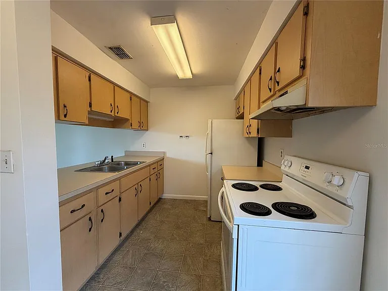 2117 Citrus Blvd #4 — Photo 2