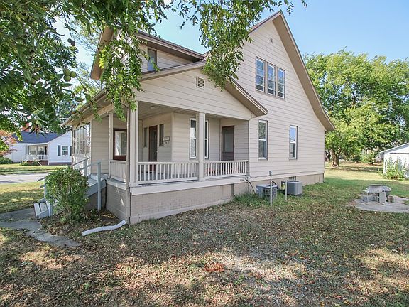 3rd image of 359 Booth Ave