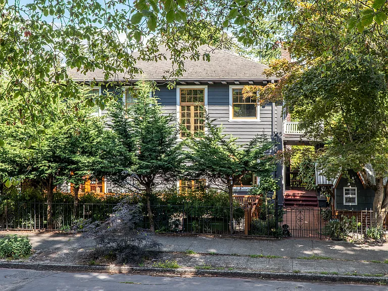 2534 34th Ave S — Photo 3