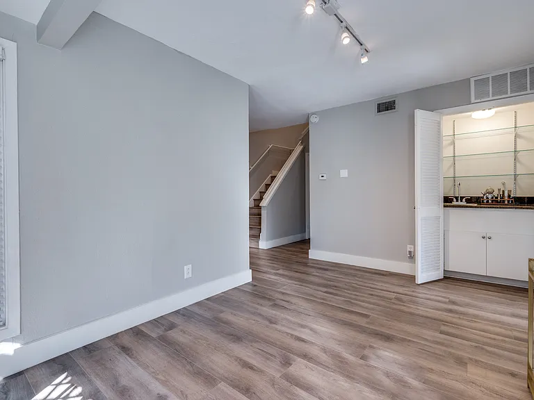 7602 Woodthrush Dr — Photo 7