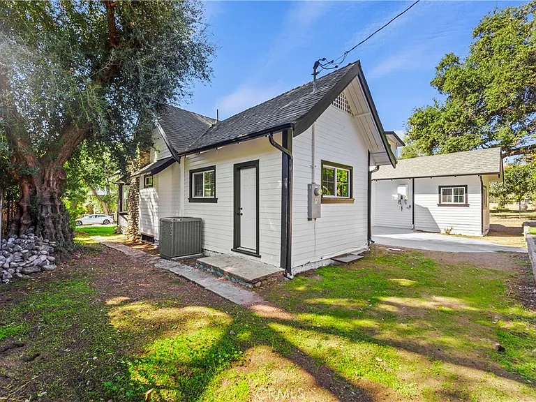 379 Buena Loma St — Photo 34