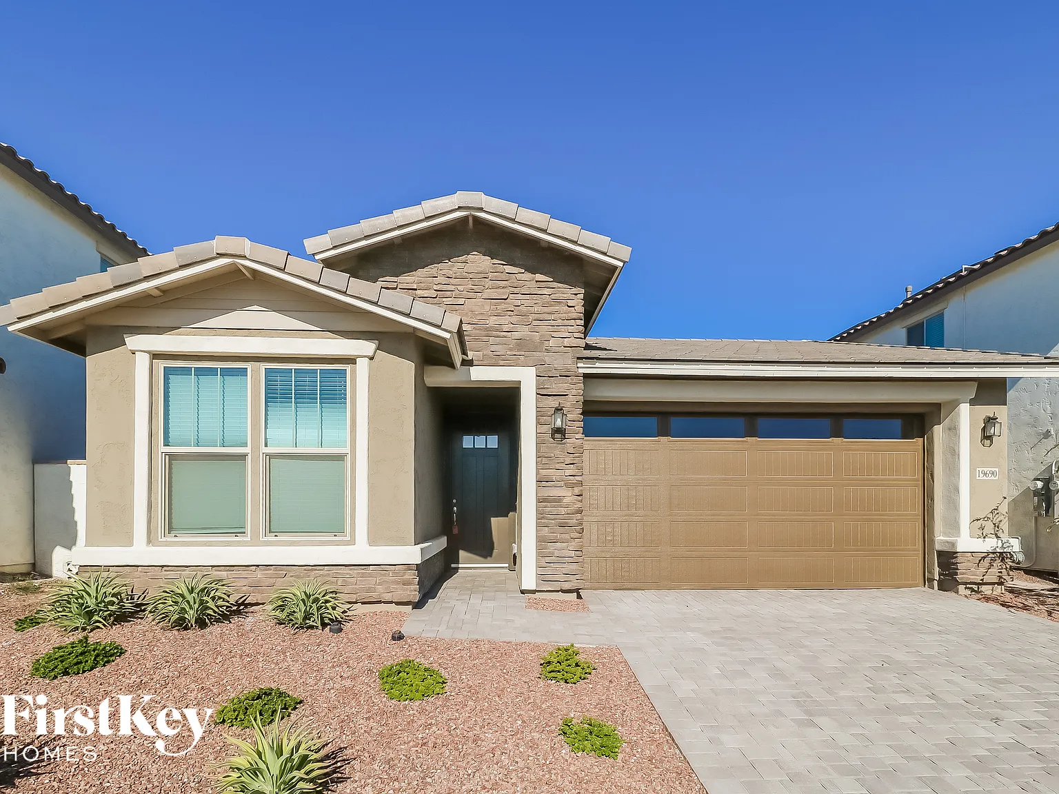 5 bed, 2.0 bath, 2039 sqft, $2,655 — Photo 1