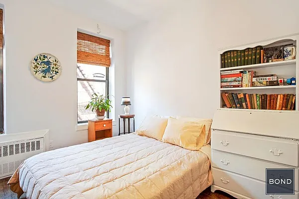 Sold by Bond New York | media 15