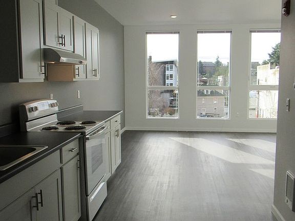 3rd image of 322 5th Ave SE #217