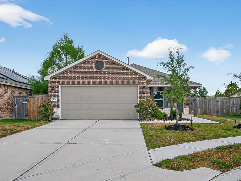 15171 Willow Tree Ln — Photo 4