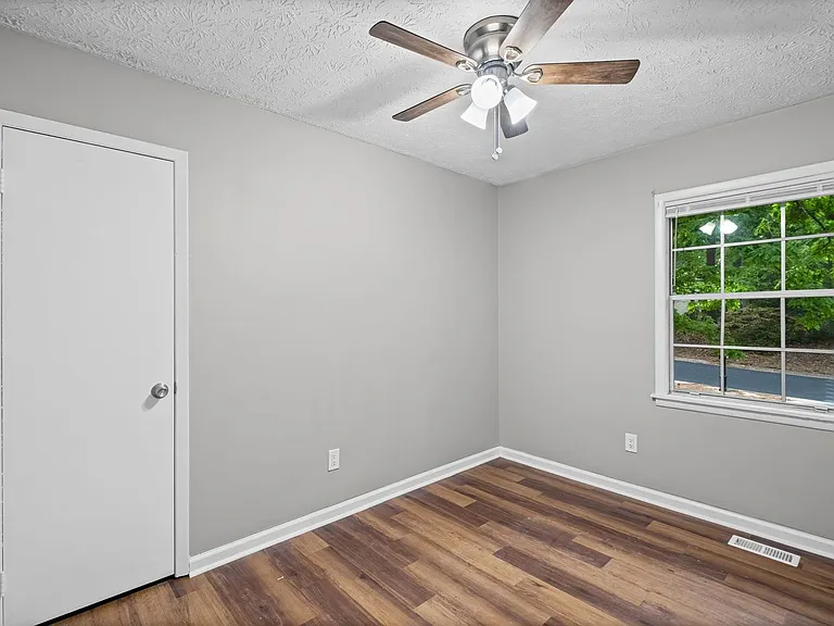 3100 Fern Valley Dr SW #A — Photo 15