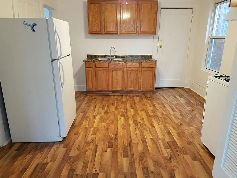 1526 W Walton St #2 — Photo 4