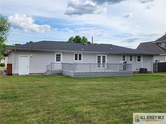 2nd image of 968 New Dover Rd