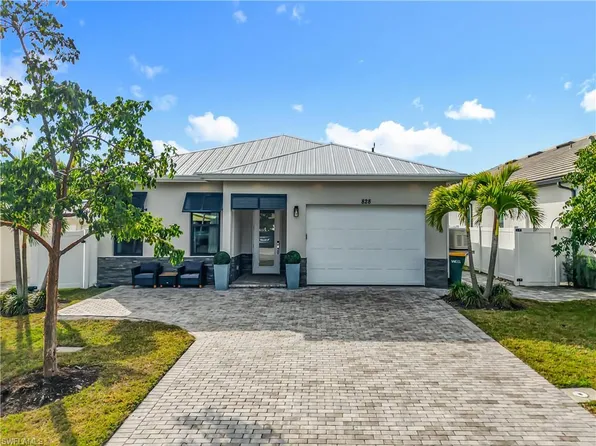 828 100th AVE N, NAPLES, FL 34108