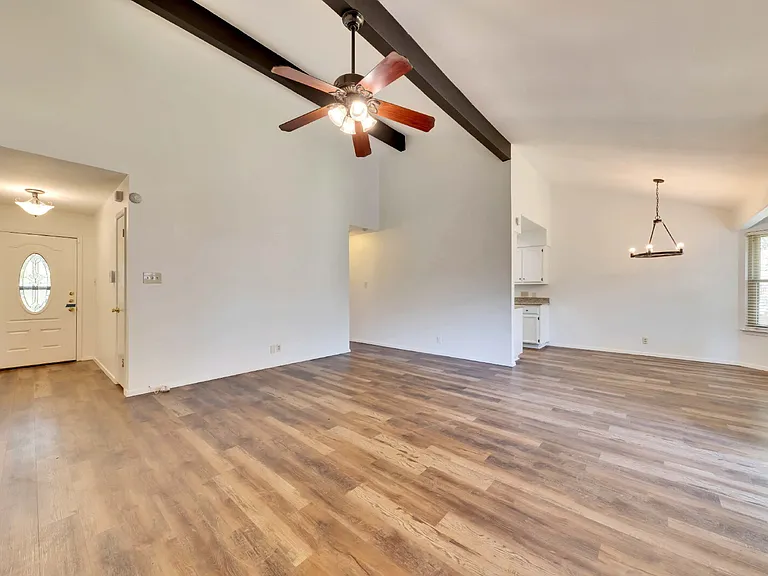 3411 Monument Dr — Photo 5