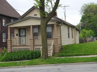 521 N 25th St, Milwaukee, WI 53233