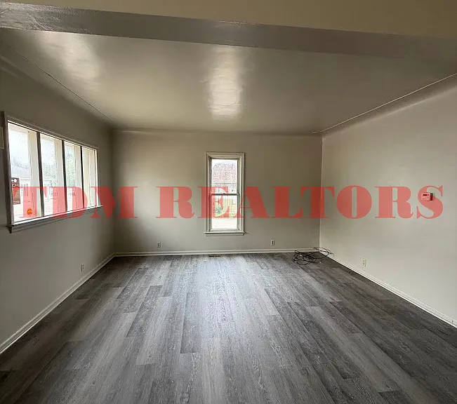 11448 N Saginaw St #1 — Photo 9