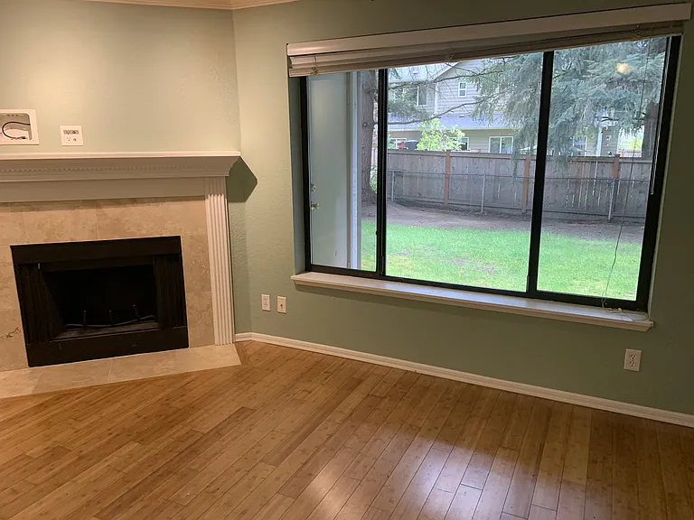 220 NE Dogwood St #B102 — Photo 5