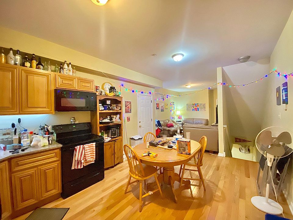 1st image of 2050 N Carlisle St #A