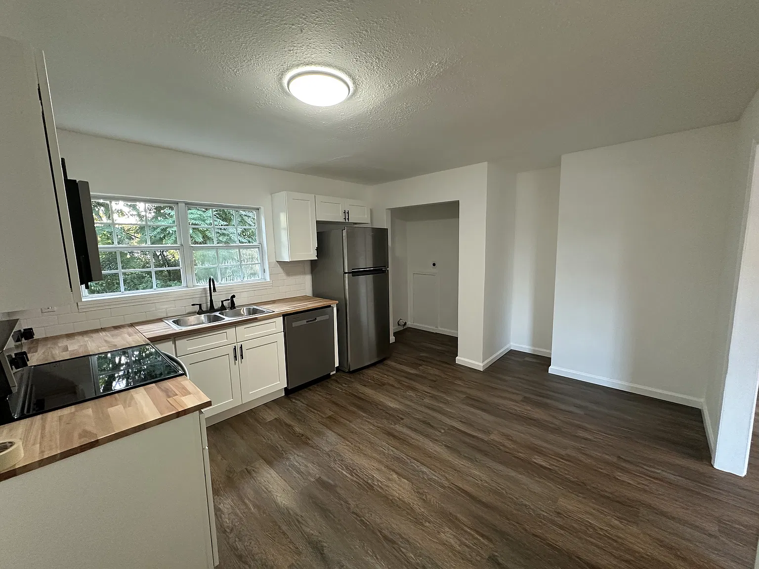 2 bed, 832 sqft, $1,600 — Photo 4