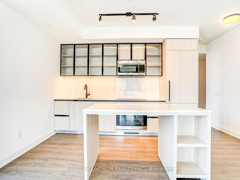425 Front St E #1213 — Photo 9