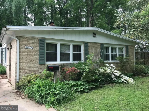 7029 Woodley Ln, Falls Church, VA 22042