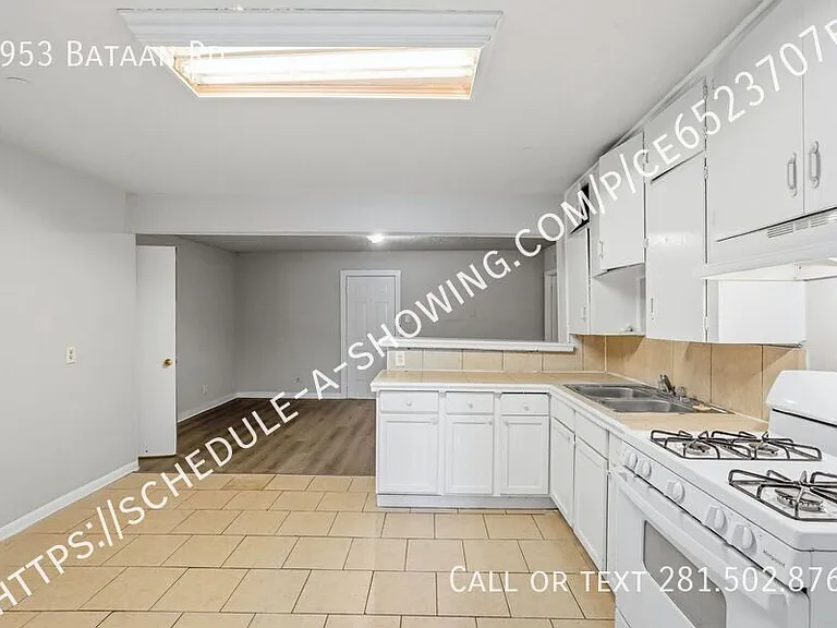 4953 Bataan Rd — Photo 3