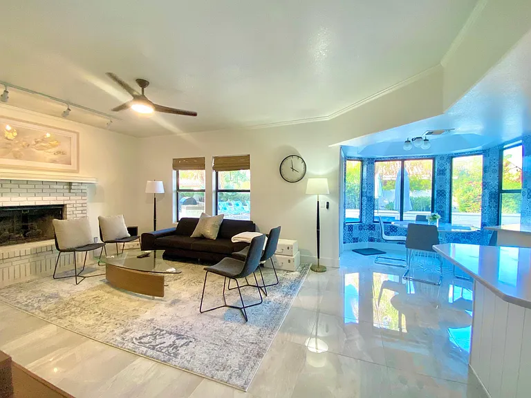 2118 E Marquette Dr — Photo 6