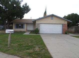 1347 W Robin Dr, Visalia, CA