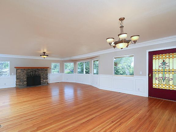 5th image of 2720 Henrietta Ave