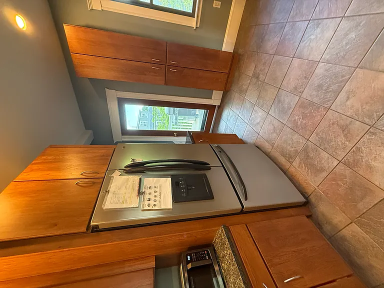 33 Chetwynd Rd #B — Photo 1