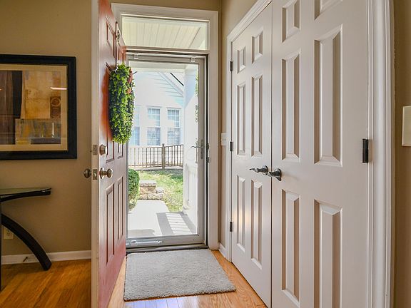 5th image of 5891 Oak Path Ln